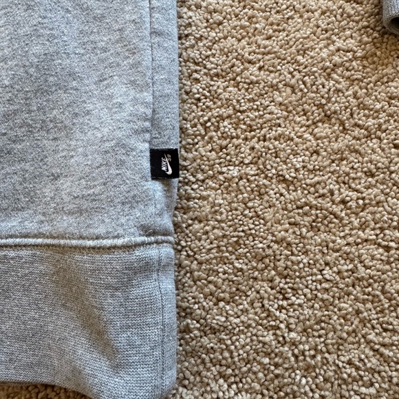 Men’s Medium Nike SB Grey Hoodie with Yellow Cherub Logo - Picture 5 of 7